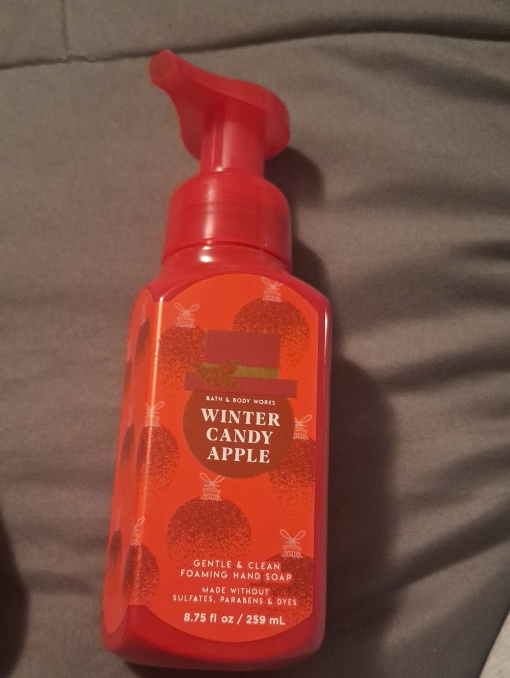 Bath & Body Works Winter Candy Apple Foaming Hand Soap - Red